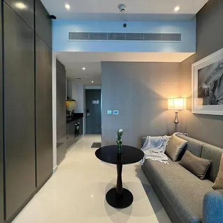 Deluxe Studio Business Bay - Canal View - Gym & Pool Dubai Exterior photo
