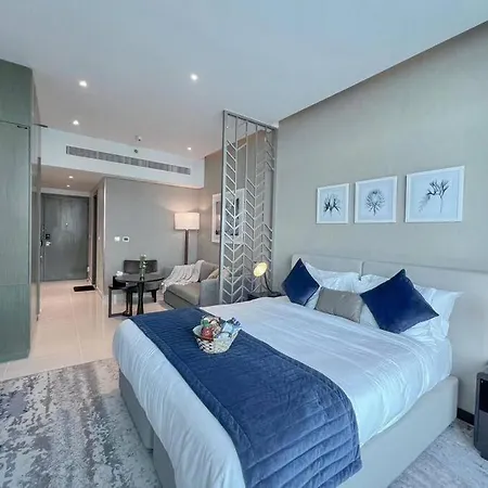 Deluxe Studio Business Bay - Canal View - Gym & Pool Dubai Exterior photo