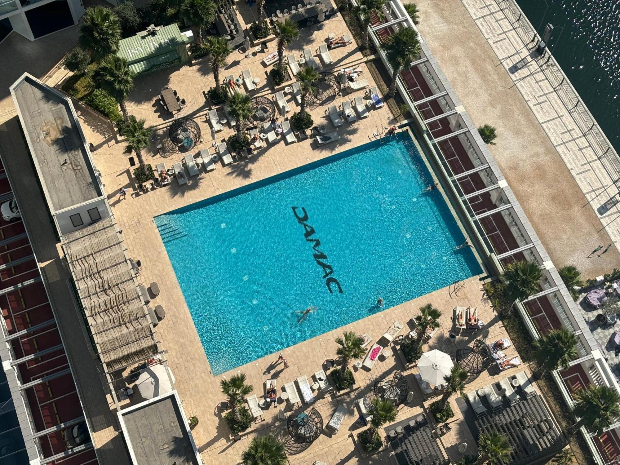 Apartment Deluxe Business Bay - Canal View - Gym & Pool