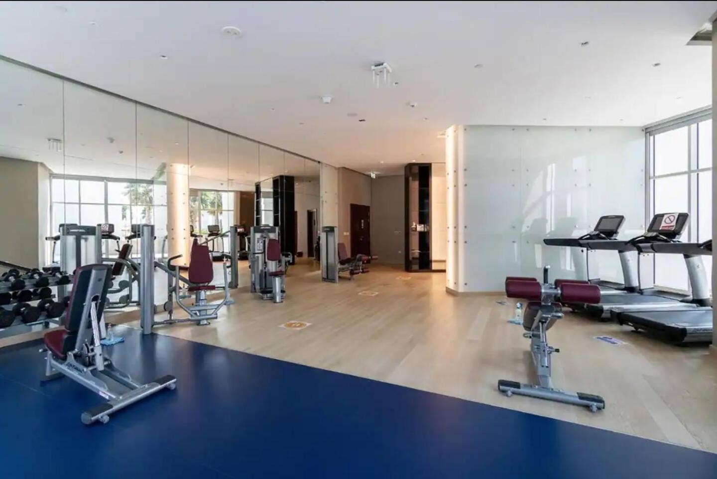 Deluxe Business Bay - Canal View - Gym & Pool