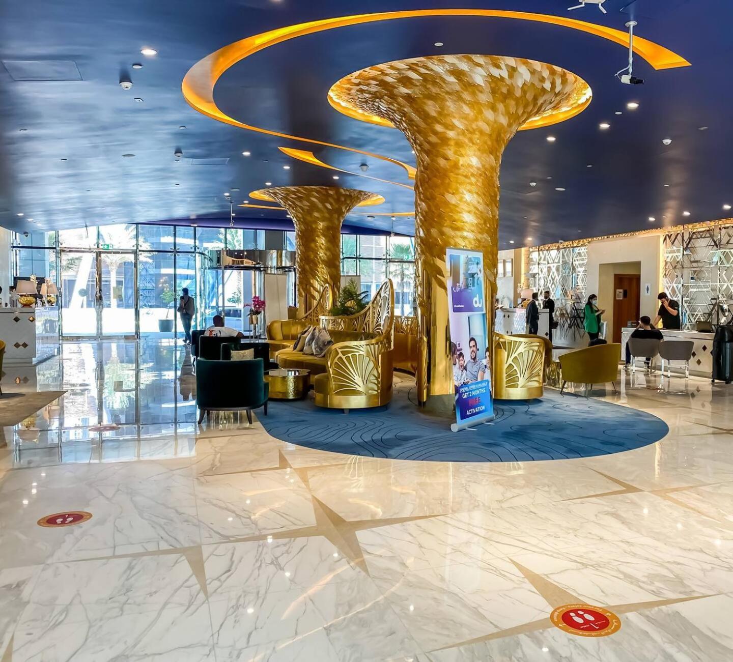 Deluxe Business Bay - Canal View - Gym & Pool Apartment *
