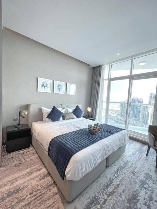 Apartment Deluxe Business Bay - Canal View - Gym & Pool