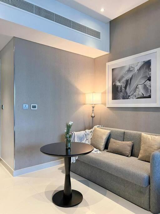 Deluxe Business Bay - Canal View - Gym & Pool *