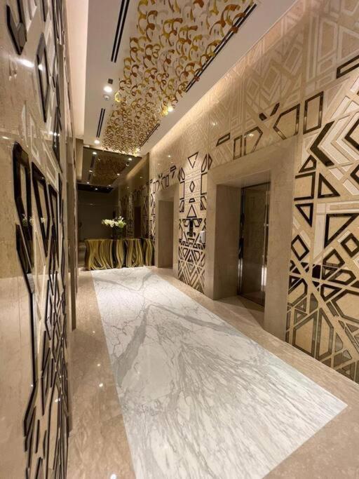 Apartment Deluxe Business Bay - Canal View - Gym & Pool